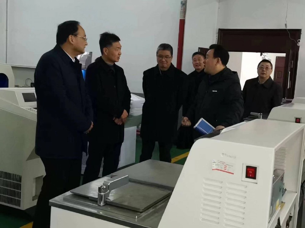 孝感市委常委、宣傳部長(zhǎng)吳瓊一行考察闊海醫(yī)療